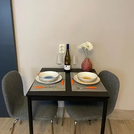 Excellent House דירה *