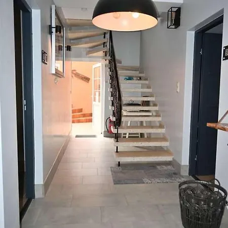 Excellent House 埃迪格尔-埃莱尔